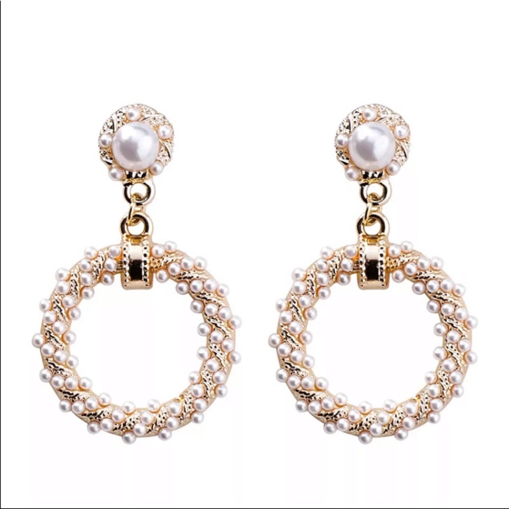 Twist Ring Pearl Earrings - Picture 4 of 5